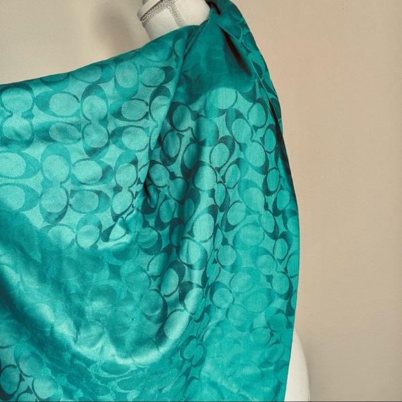 Coach Scarf/Wrap - Picture 5 of 8